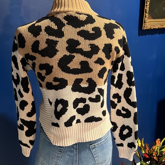 Petite Nine West Leopard Print Sweater - Picture 6 of 6